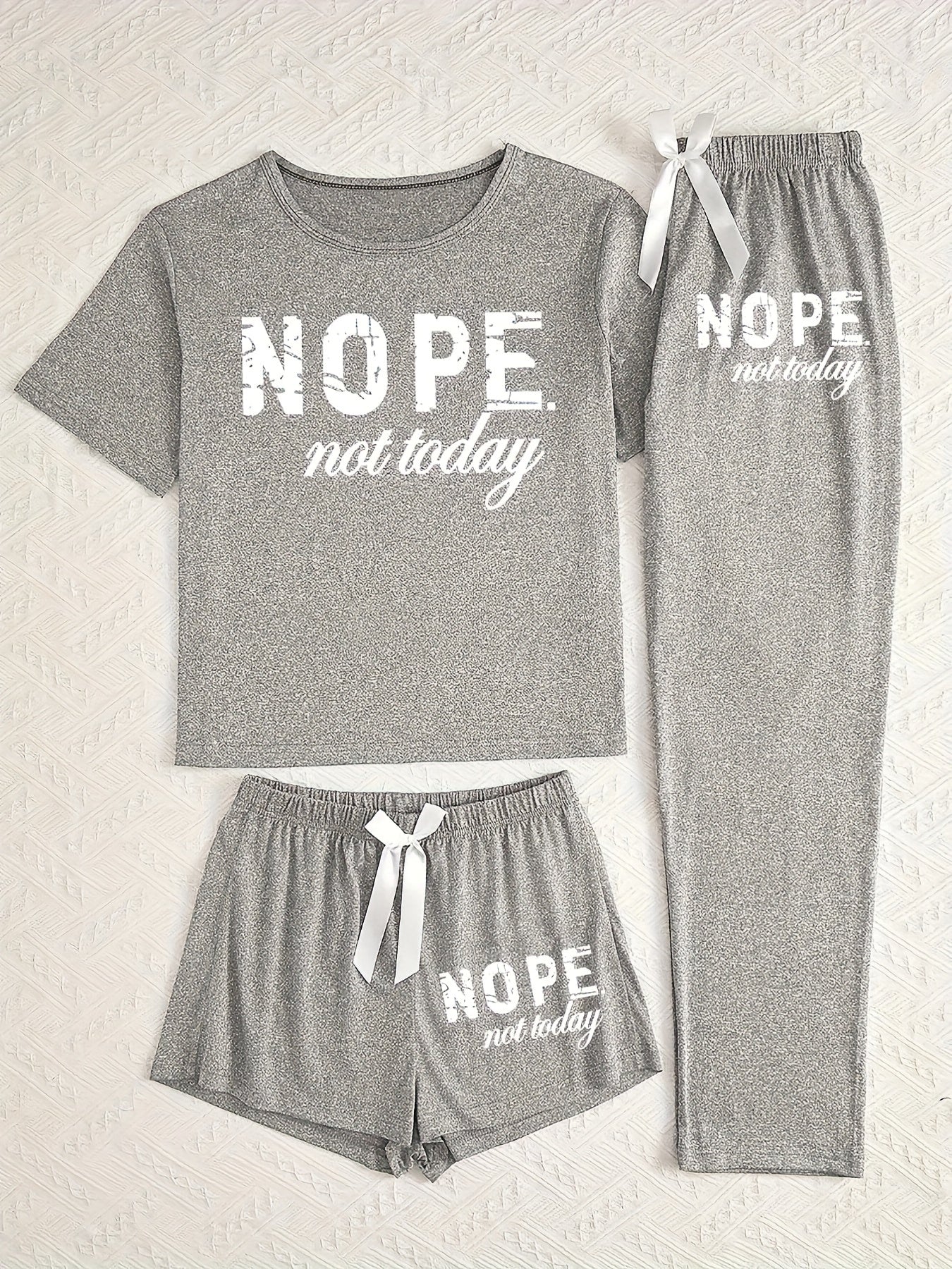 [Women's Pajama Set] Women's pajama three-piece set, casual and simple style with "NOPE not today", waistband bow decoration, soft short-sleeved top with elastic waistband shorts and trousers, loose fit for more comfort, perfect choice of pajamas Can be