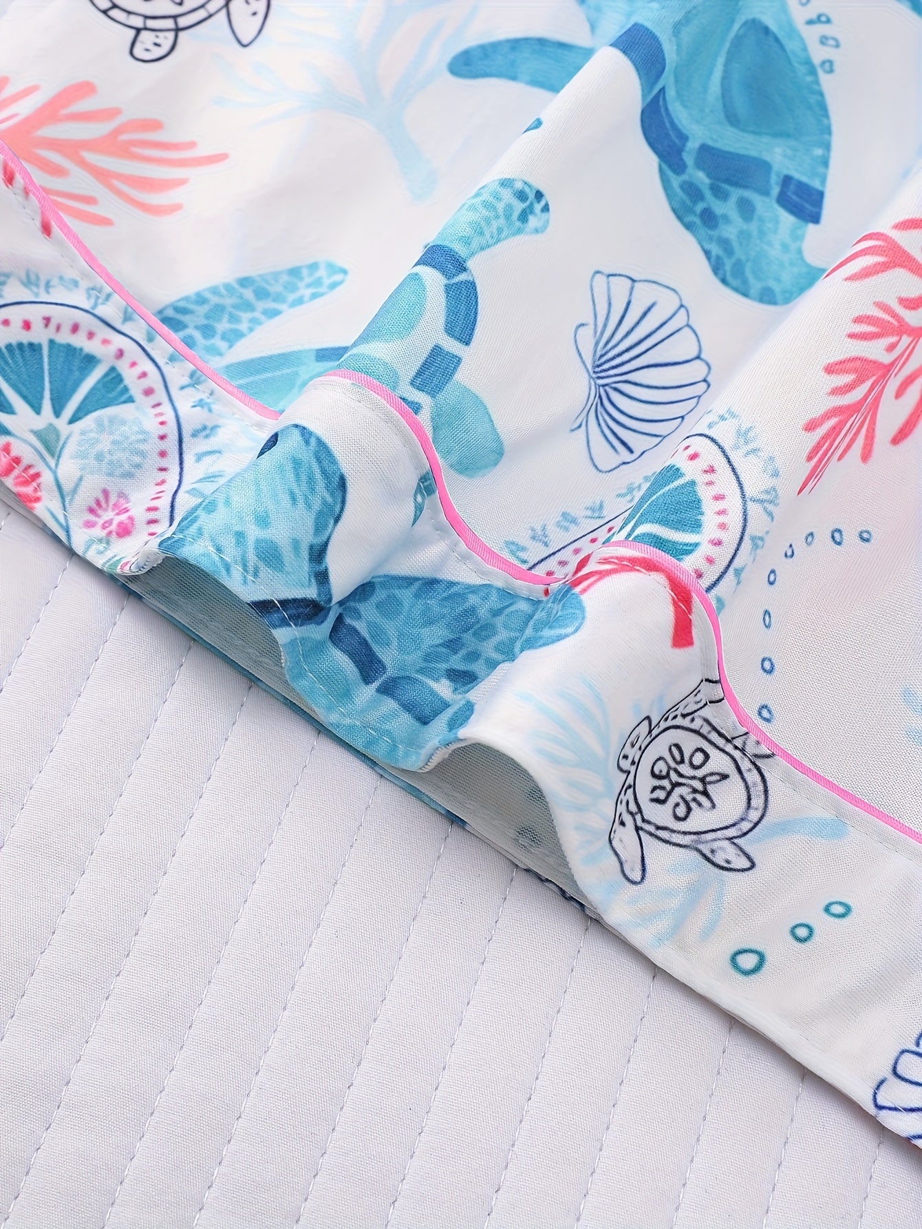[Comfortable Pajama] 2pcs Comfortable Animal Turtle Print Women's Pajama Set | Collared Short Sleeve Shirt and Button-Up Top, Loose Elastic Shorts, Suitable for Casual Outdoor Home Use