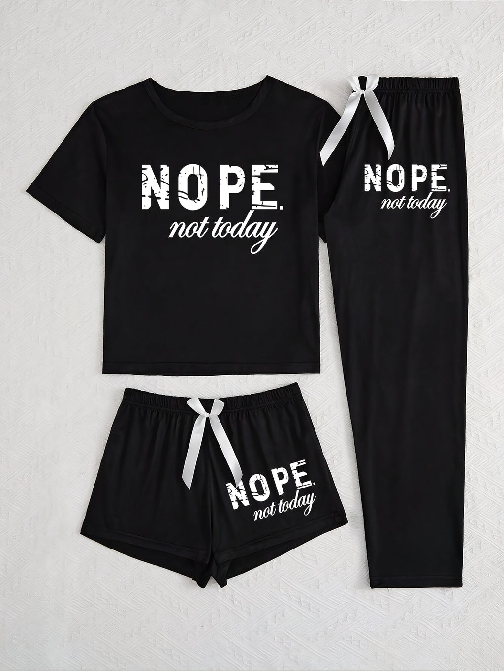 [Women's Pajama Set] Women's pajama three-piece set, casual and simple style with "NOPE not today", waistband bow decoration, soft short-sleeved top with elastic waistband shorts and trousers, loose fit for more comfort, perfect choice of pajamas Can be