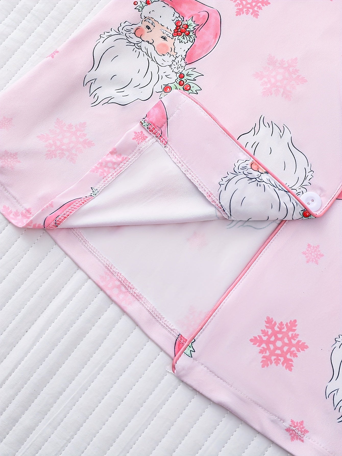 Women's Santa Print Pajama Set - Short Sleeve Buttons Lapel Top, Comfortable Relaxed Fit Shorts, Perfect for Christmas, Cute and Cozy Sleepwear
